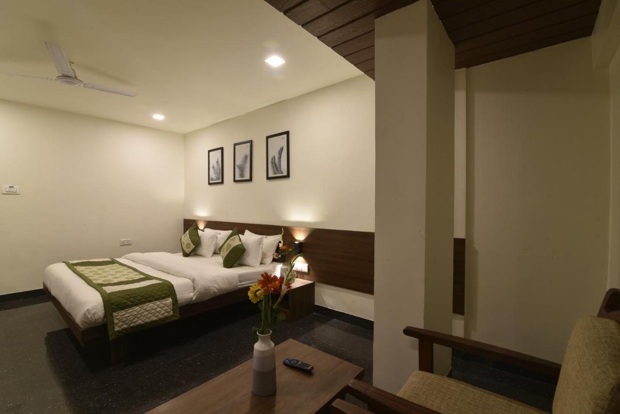 Hotel Clove Bídzsápur Kültér fotó