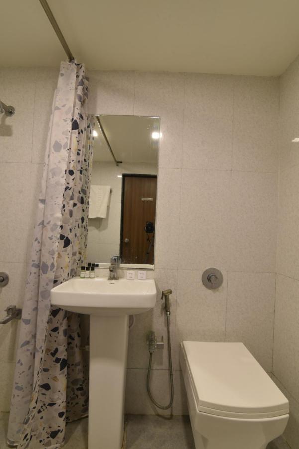 Hotel Clove Bídzsápur Kültér fotó