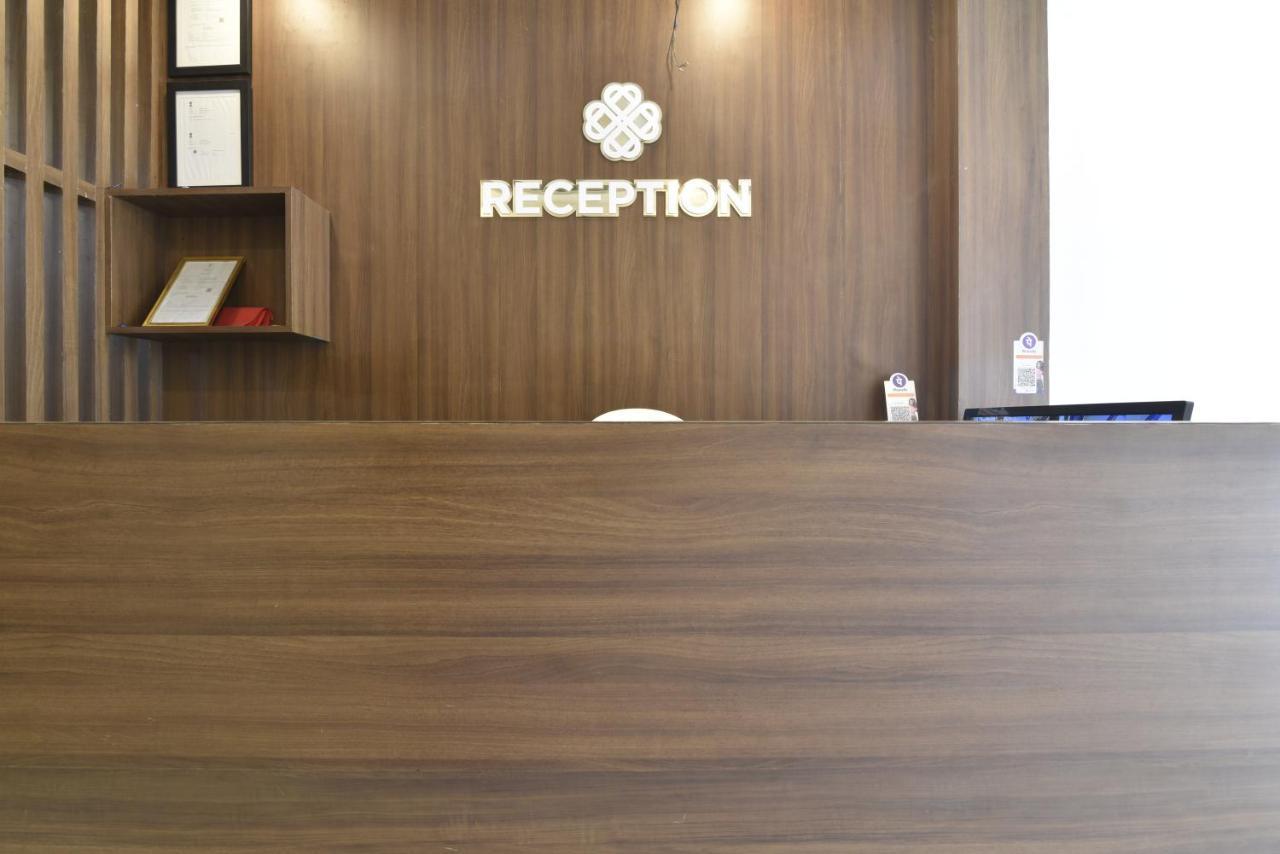 Hotel Clove Bídzsápur Kültér fotó