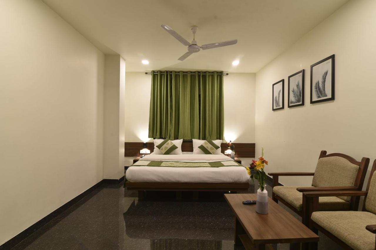 Hotel Clove Bídzsápur Kültér fotó