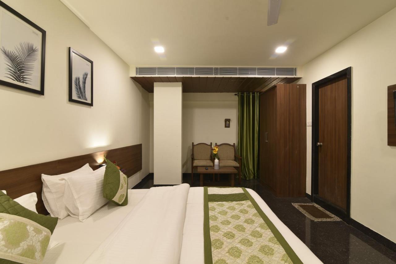 Hotel Clove Bídzsápur Kültér fotó