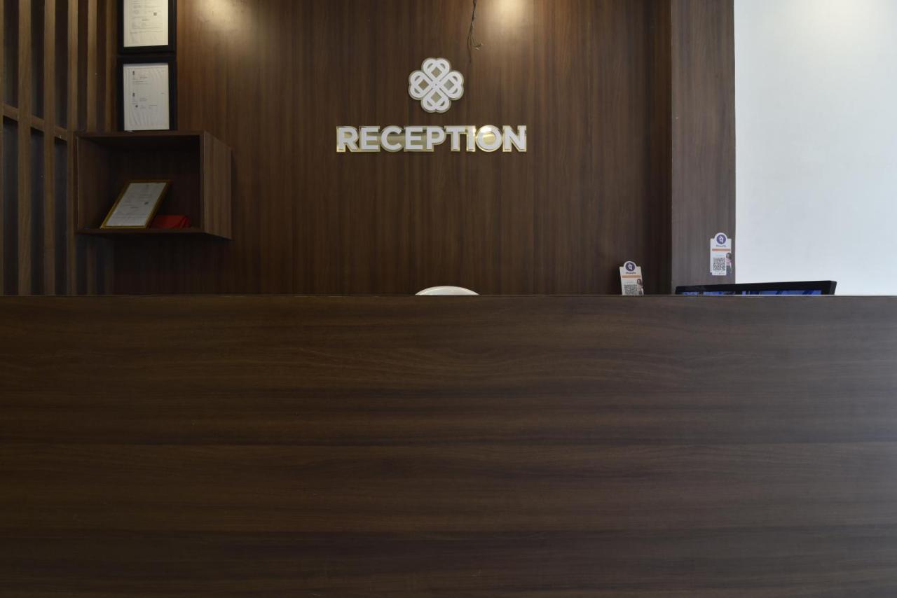 Hotel Clove Bídzsápur Kültér fotó
